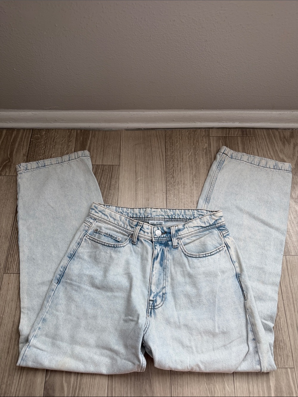 Light Wash High-Rise baggyDenim Jeans